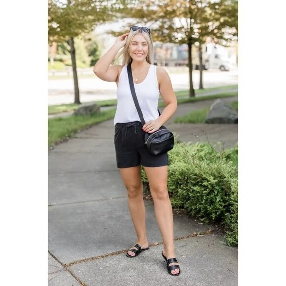 NWT Silver Icing Freeloader White Mad About You v-neck tank  size M/L - Picture 16 of 16